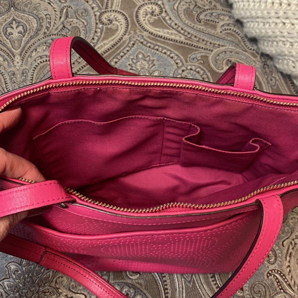 Hot pink coach purse - Picture 5 of 9